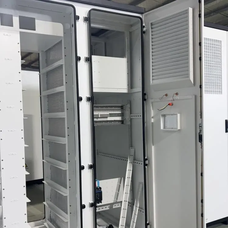 The components of the energy storage container include