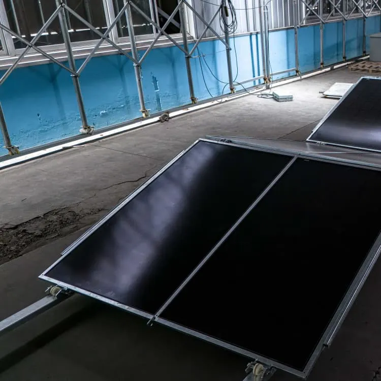 Photovoltaic DC side energy storage